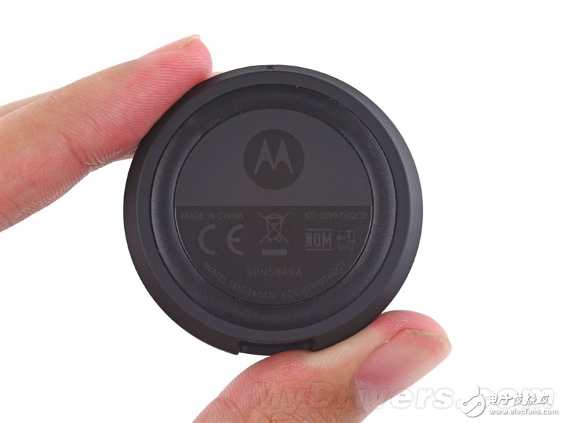 Moto 360暴力拆解：足以秒殺Apple Watch的智能手表？